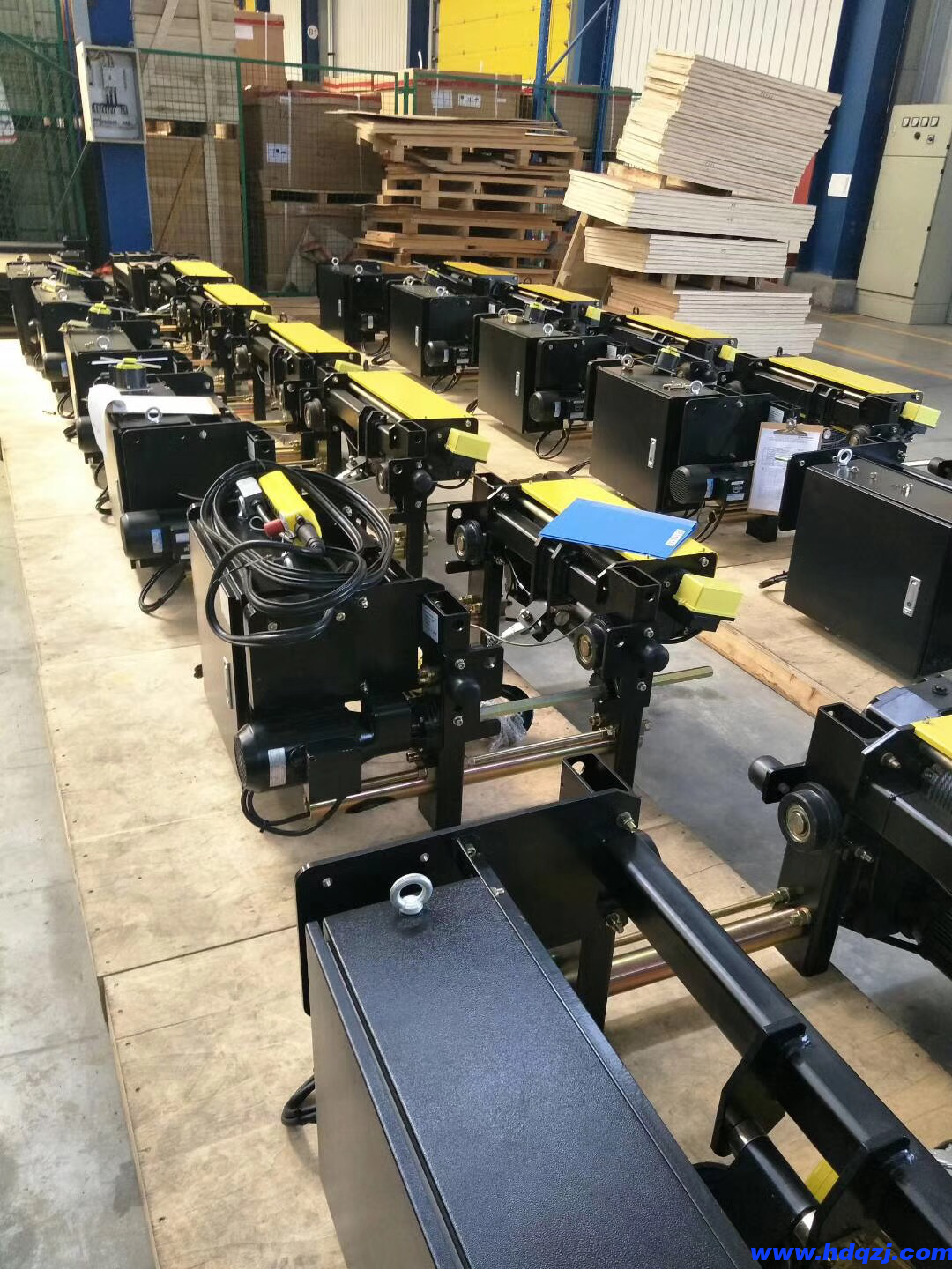 LD型歐式電動單梁起重機 LD型歐式電動單梁起重機