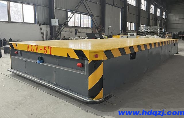 無軌電動平車是如何實現(xiàn)轉彎的？