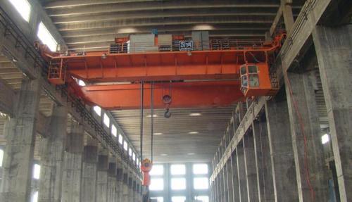 臺(tái)車(chē)式超凈空吊鉤橋式起重機(jī)圖片