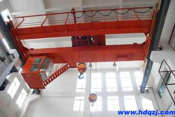 起重機的起重鏈在操作的時候要注意哪些方面？