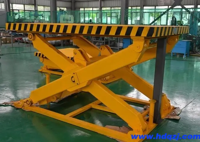 施工升降機廠家教你如何安全操作: 施工升降機廠家教你如何安全操作: